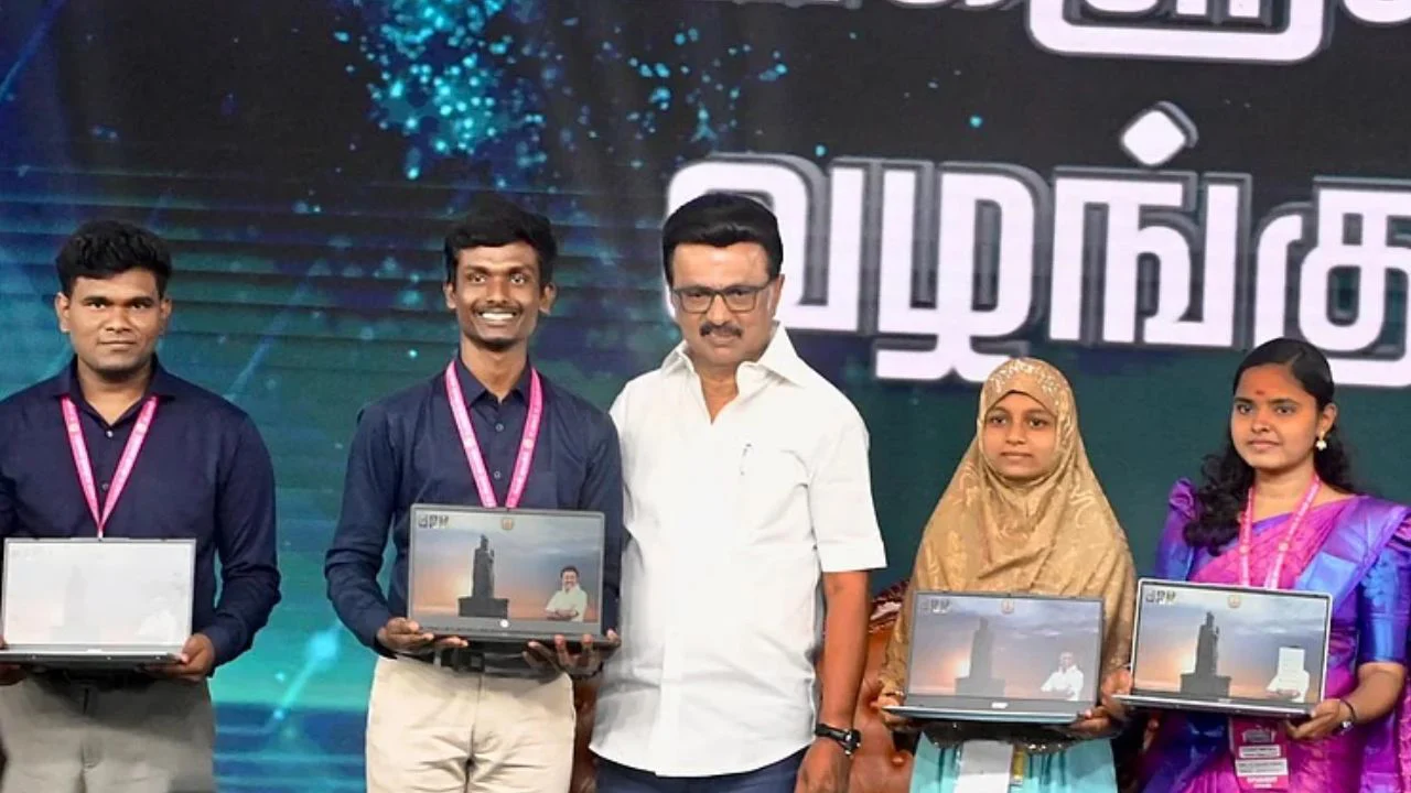 உலகம் உங்கள் கையில்